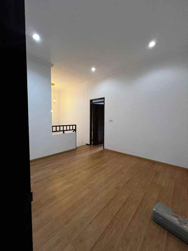 dijual rumah cipaku