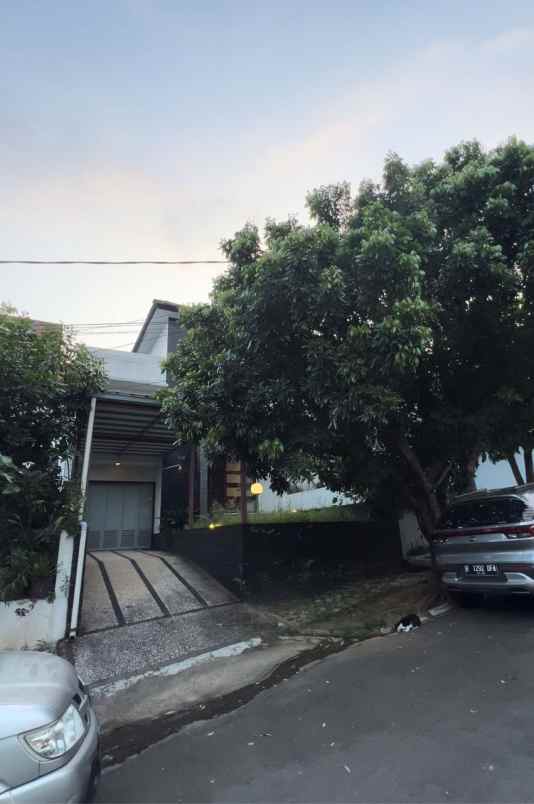 dijual rumah cipaku