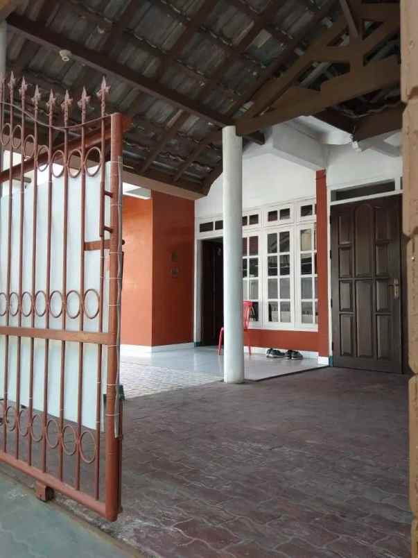 dijual rumah cipta menanggal surabaya