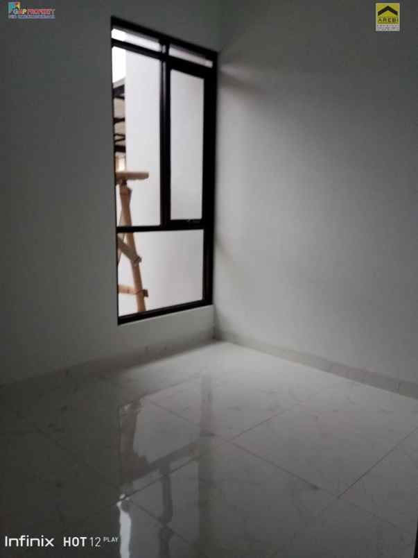 dijual rumah cisaranten