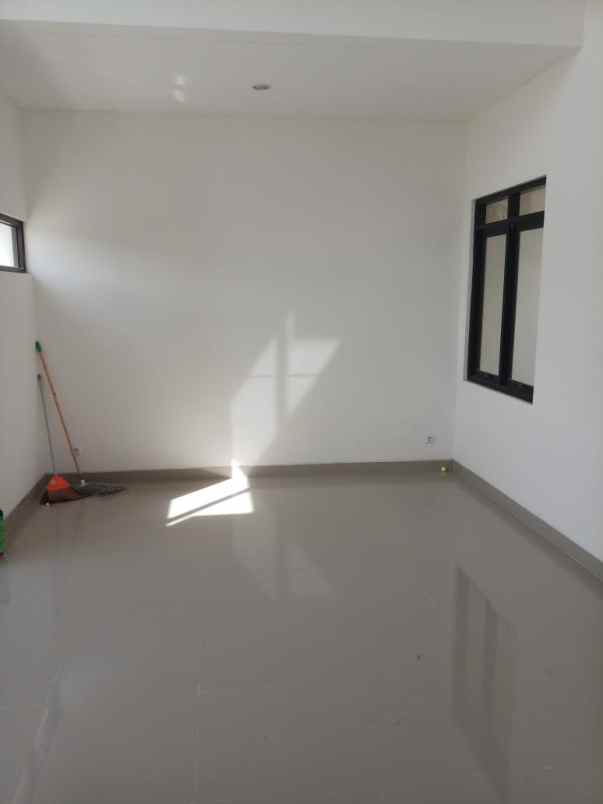 dijual rumah citra garden city malang
