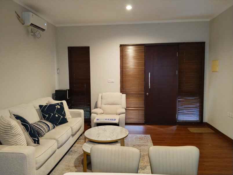 dijual rumah cluster burgundy