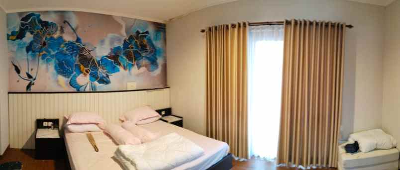 dijual rumah cluster burgundy