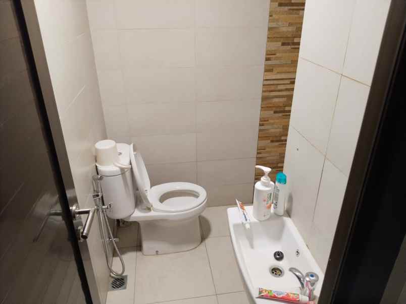 dijual rumah cluster burgundy