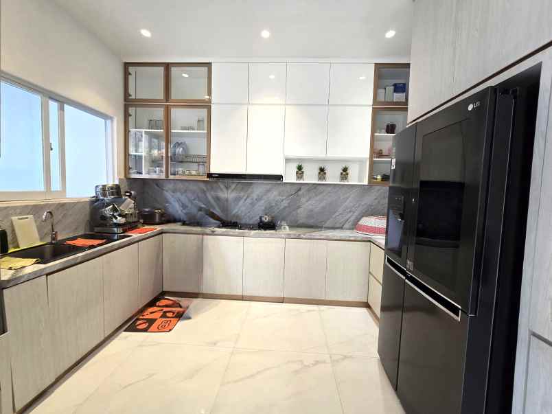 dijual rumah cluster regina metland cakung