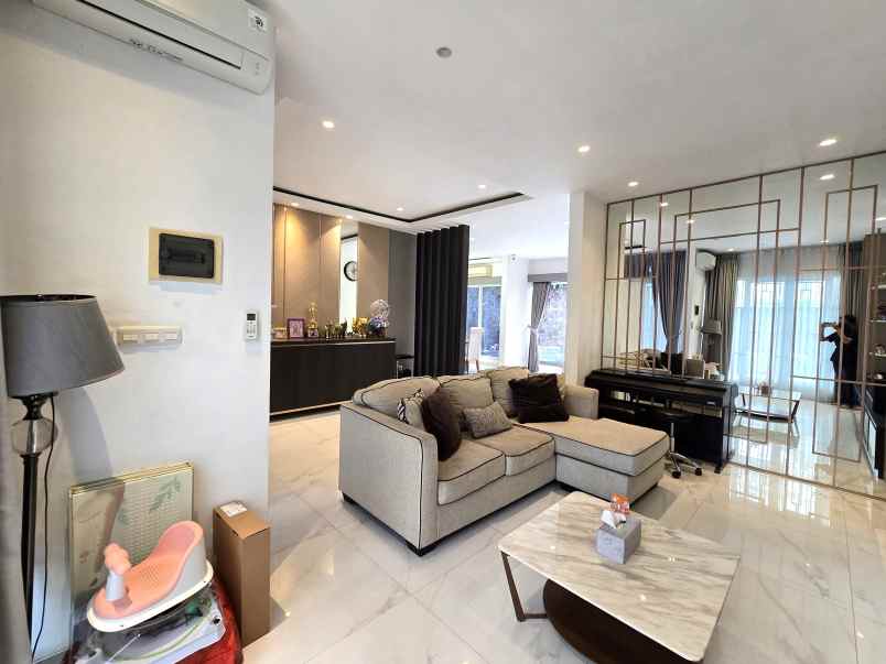 dijual rumah cluster regina metland cakung