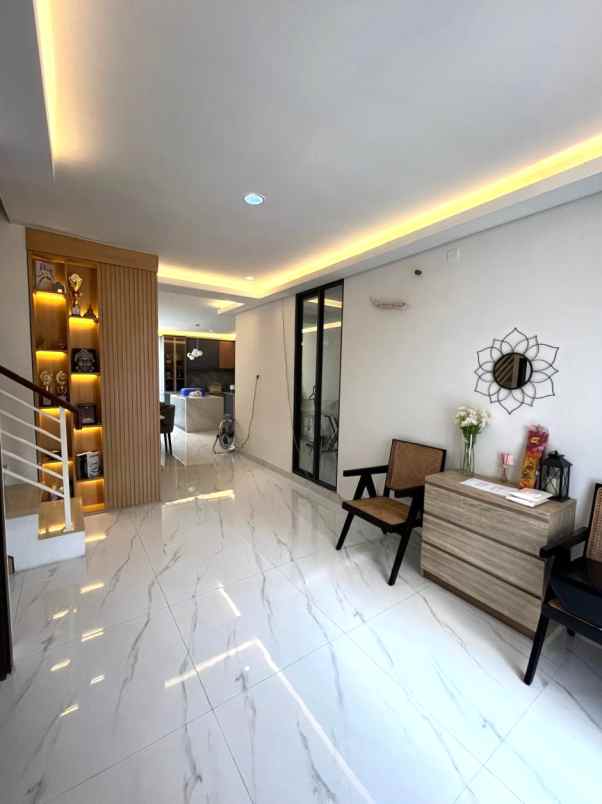 dijual rumah cluster shinano jakarta