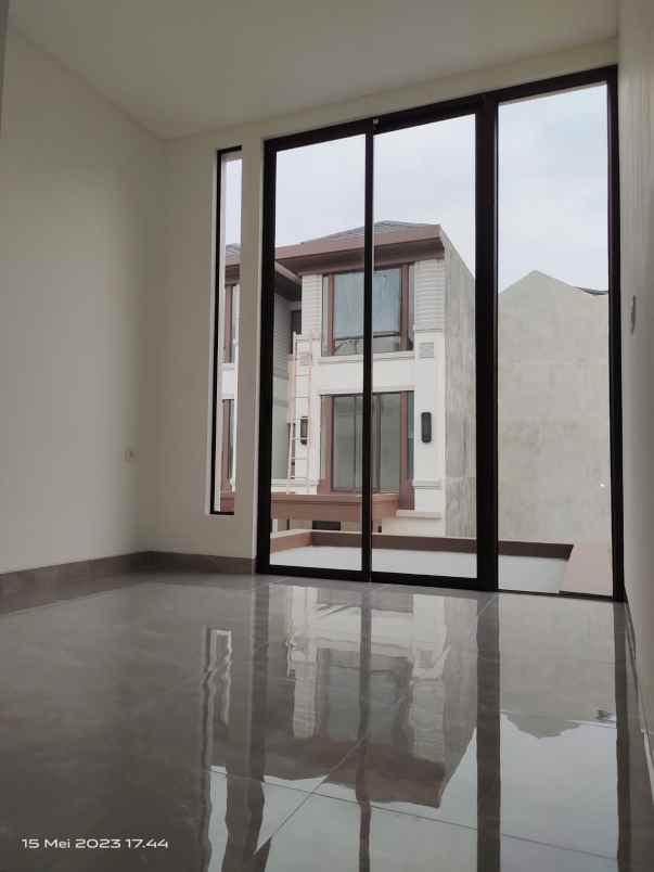 dijual rumah daisan lavon cikupa tangerang