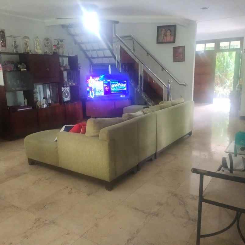 dijual rumah dalam cluster di cinere timur depok