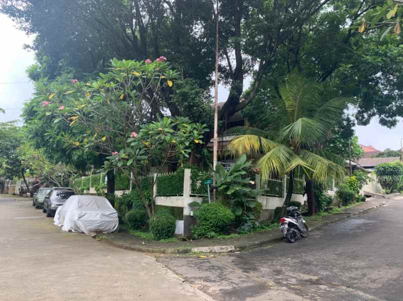 dijual rumah dalam cluster di cinere timur depok