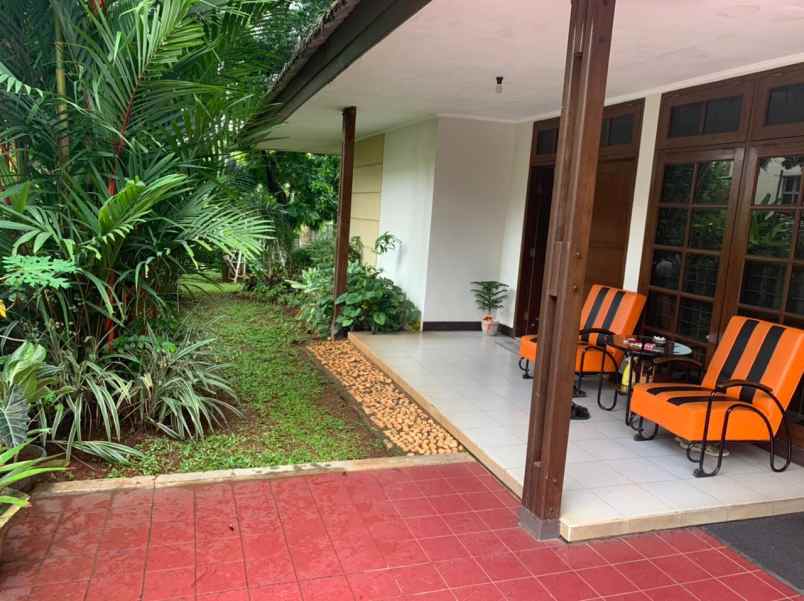 dijual rumah dalam cluster di cinere timur depok