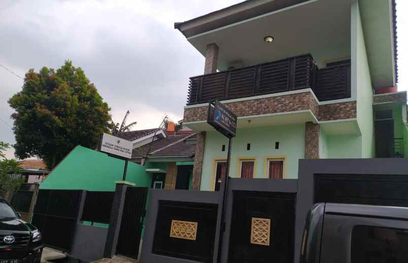 dijual rumah dalam perumahan maharaja depok bbs banjir