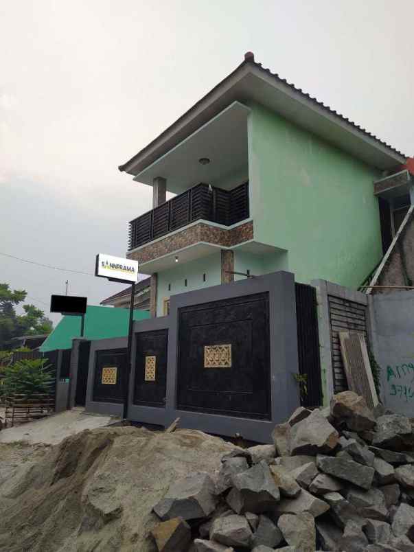 dijual rumah dalam perumahan maharaja depok bbs banjir