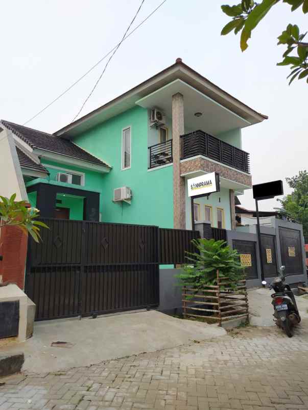 dijual rumah dalam perumahan maharaja depok bbs banjir