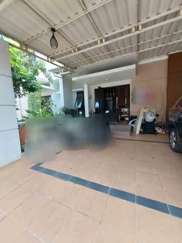 dijual rumah dekat mall di burgundy summarecon bekasi