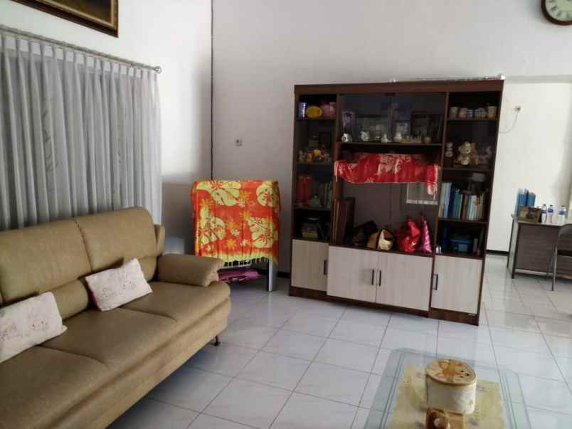 dijual rumah deltasari