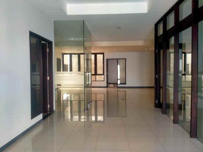 dijual rumah dharmahusada indah