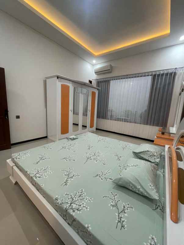 dijual rumah dharmahusada permai