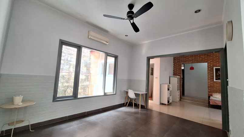 dijual rumah di area tebet