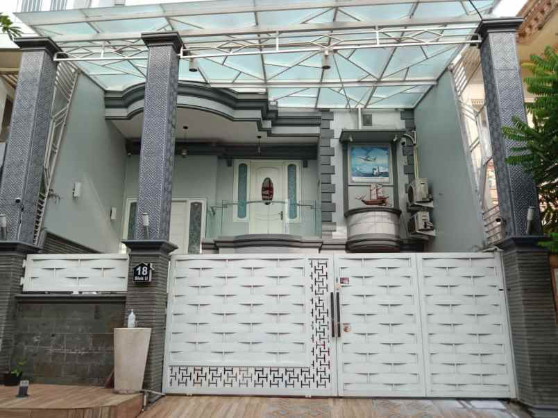 dijual rumah di darmo hill