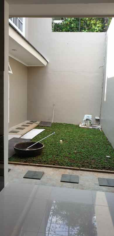 dijual rumah di legenda wisata cibubur