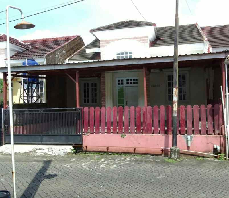 dijual rumah di perumahan satria bukit permata blok f4