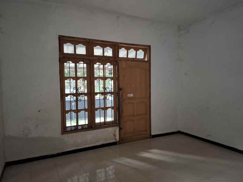 dijual rumah di tegal besar jember