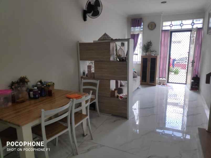 dijual rumah full bangunan akses dekat ke mana mana