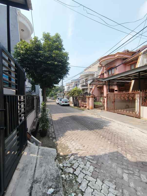 dijual rumah gading griya lestari