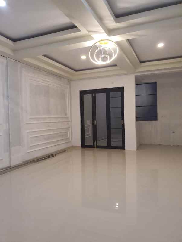 dijual rumah gading griya lestari