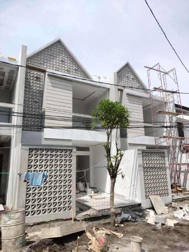 dijual rumah gading pantai