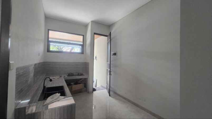 dijual rumah galaxy bumi permai