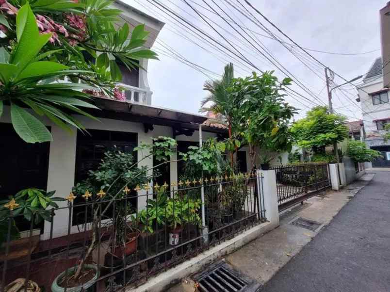 dijual rumah gandaria utara kec