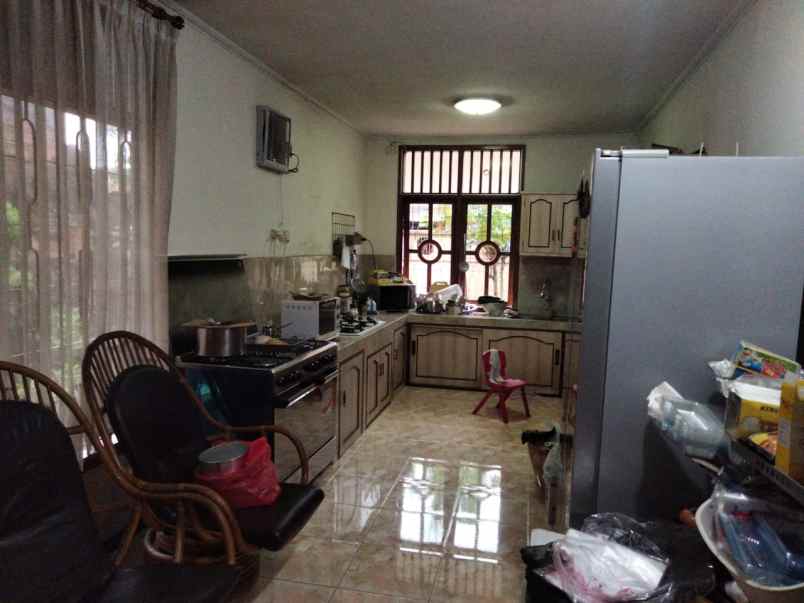 dijual rumah gayungsari