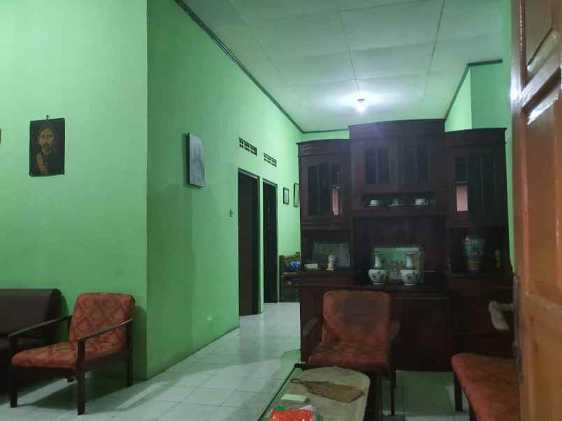 dijual rumah gg anggrek jaranan