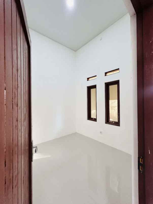 dijual rumah graha citalang permai