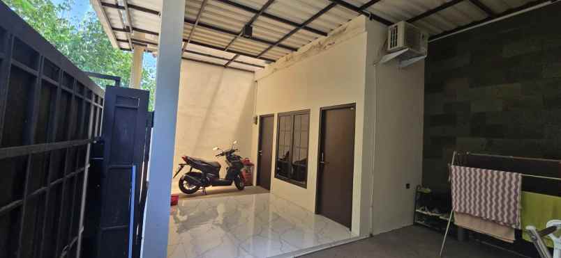 dijual rumah graha marina
