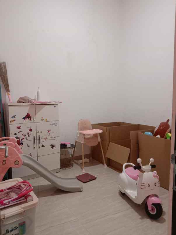 dijual rumah green ara residence