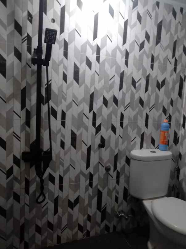 dijual rumah green ara residence