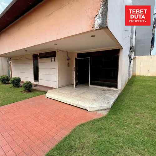 dijual rumah gudang peluru