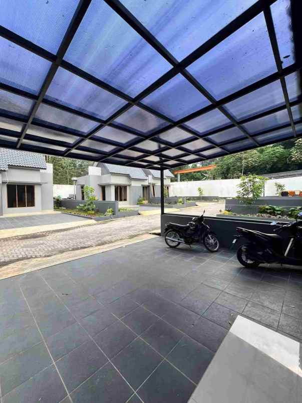 dijual rumah gunung pati