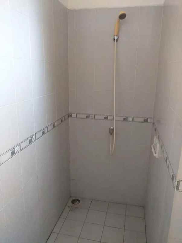 dijual rumah hook 2 lantai di legenda wisata cibubur