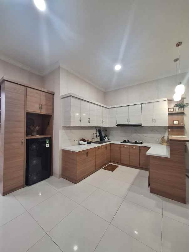 dijual rumah jakasetia galaxy kota bekasi