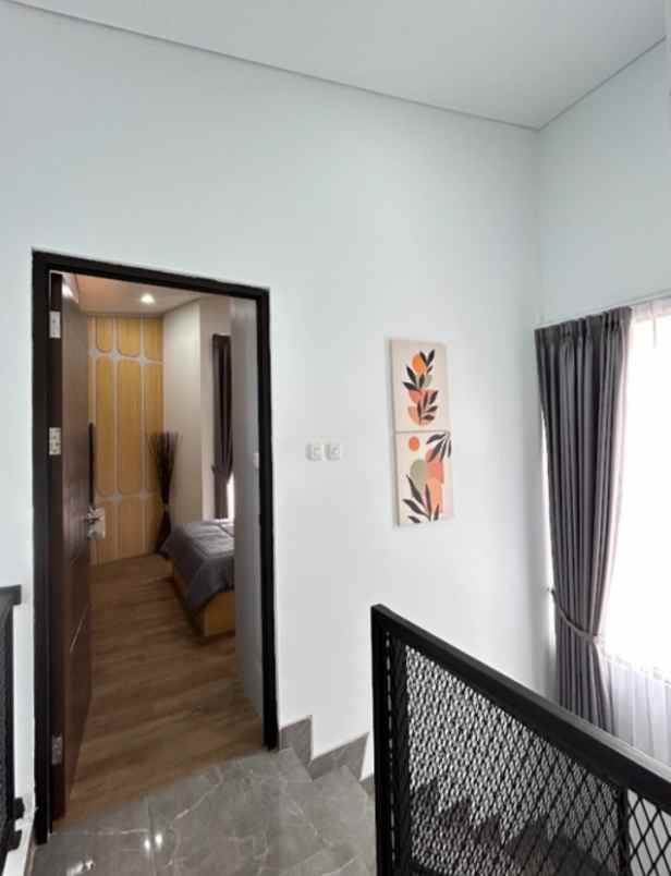 dijual rumah jalan abiasa