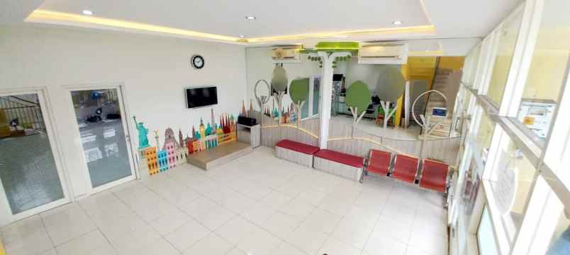 dijual rumah jalan babatan pratama