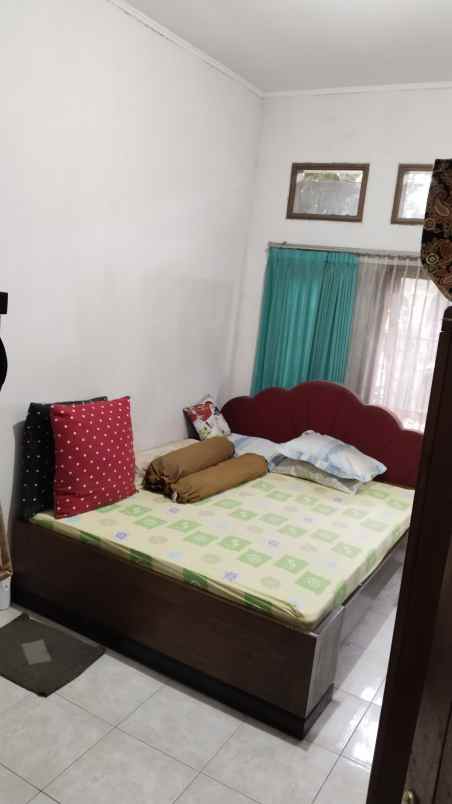 dijual rumah jalan batu indah