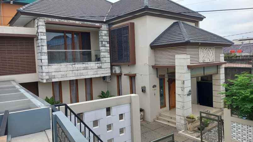 dijual rumah jalan bintara jaya bekasi