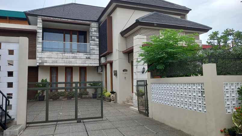 dijual rumah jalan bintara jaya bekasi