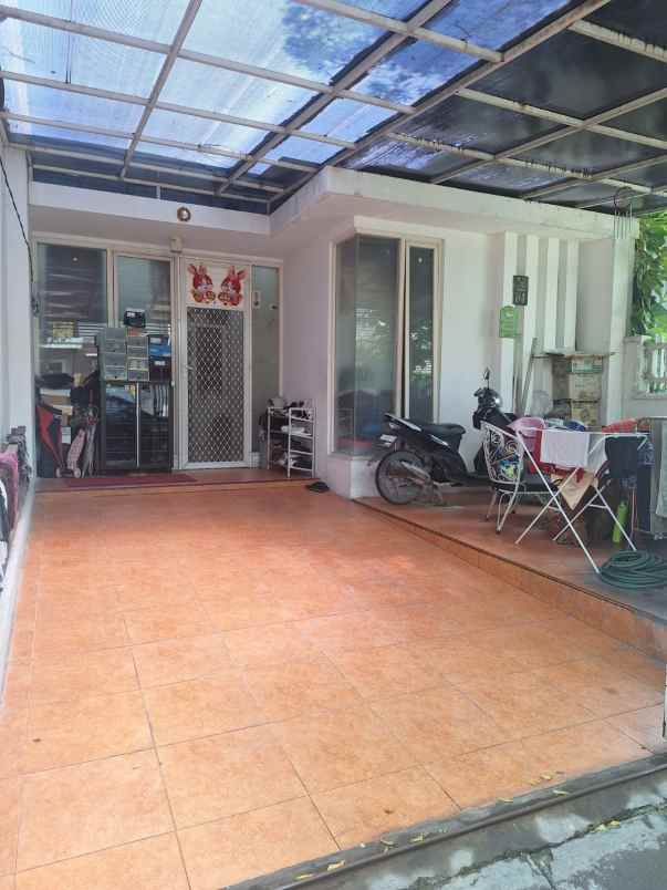 dijual rumah jalan bukit palma