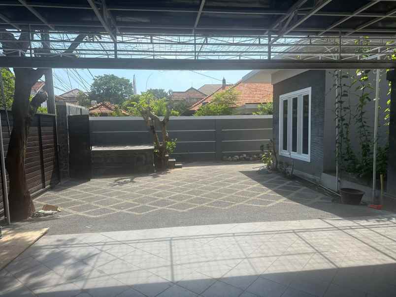 dijual rumah jalan buluh indah denpasar